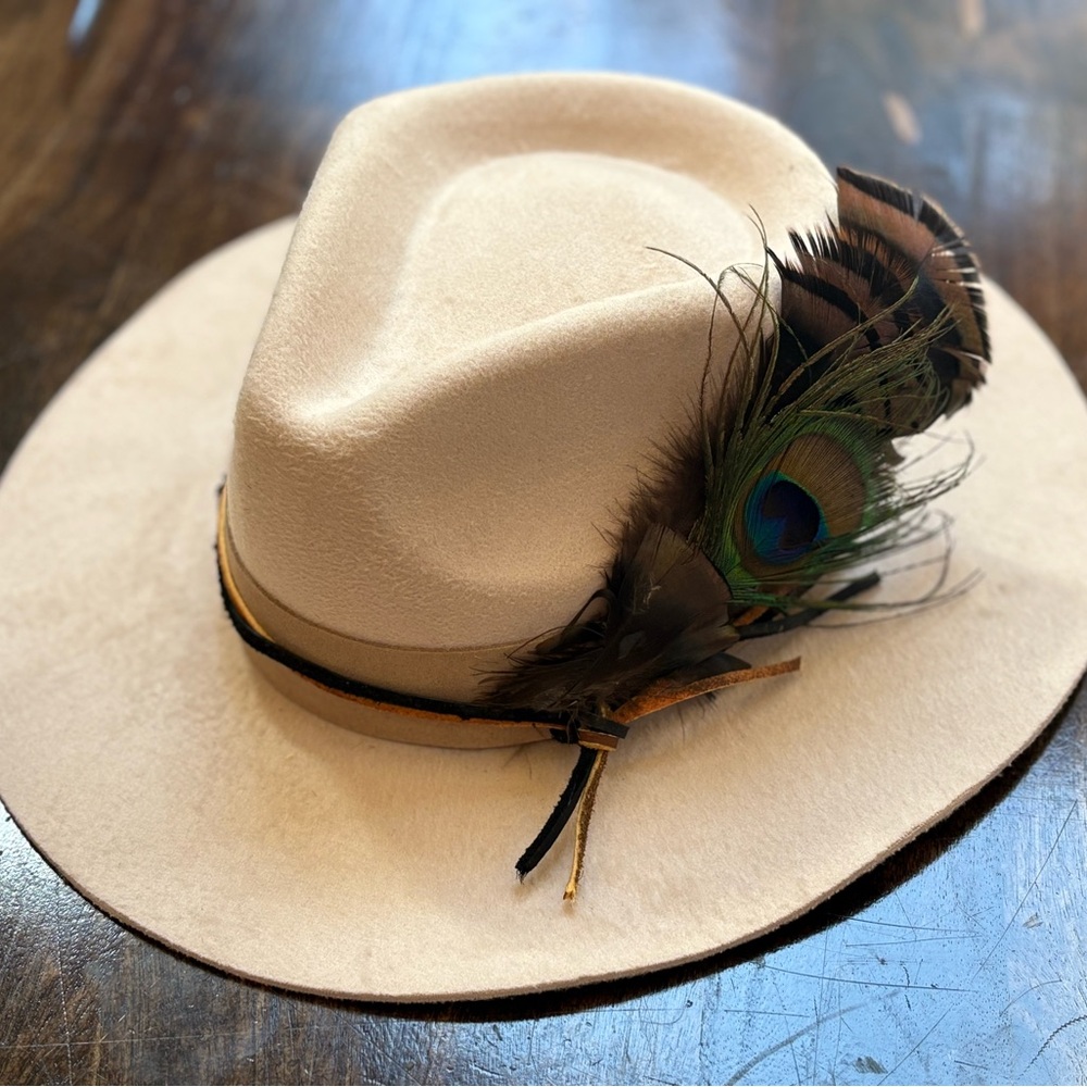 TERESSA FOGLIA Curateur Lynn Rachel Zoe Fedora Vegan Suede
Boho Rancher Felt Hat